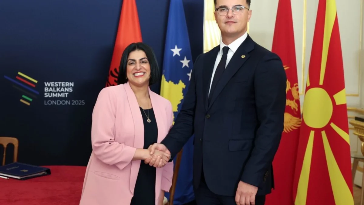 IMG 65867624c12a70738bd77f2941cbaf8f V(1) 618x900