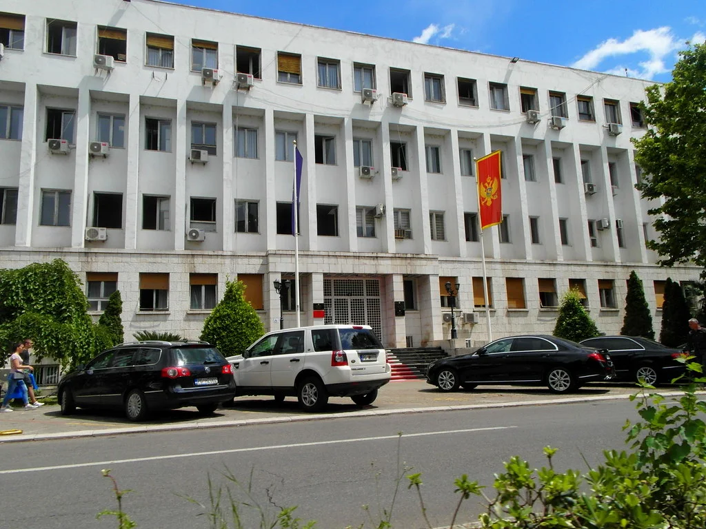 8275475845 9f327abbda b