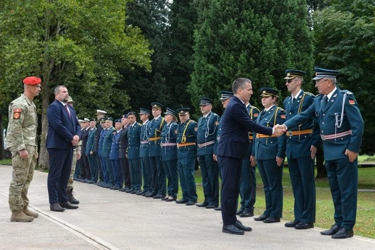 175981737436e8rsqvmmmouxzl i 747x498